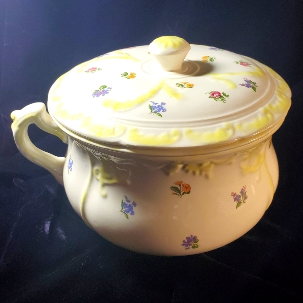 Chamber pot